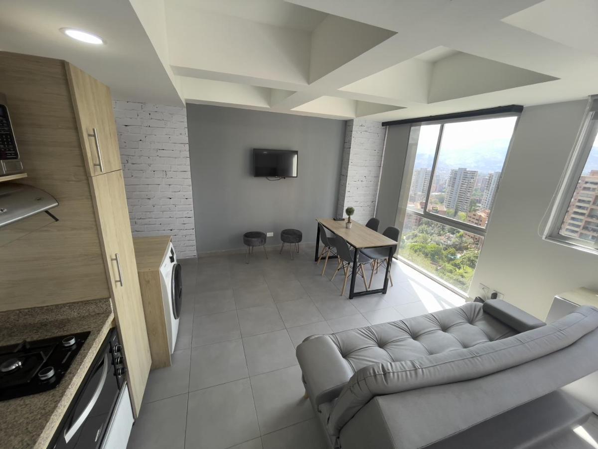 Apartamento Cozy In The Heart Of El Poblado, Free Parking, 24/7 Security