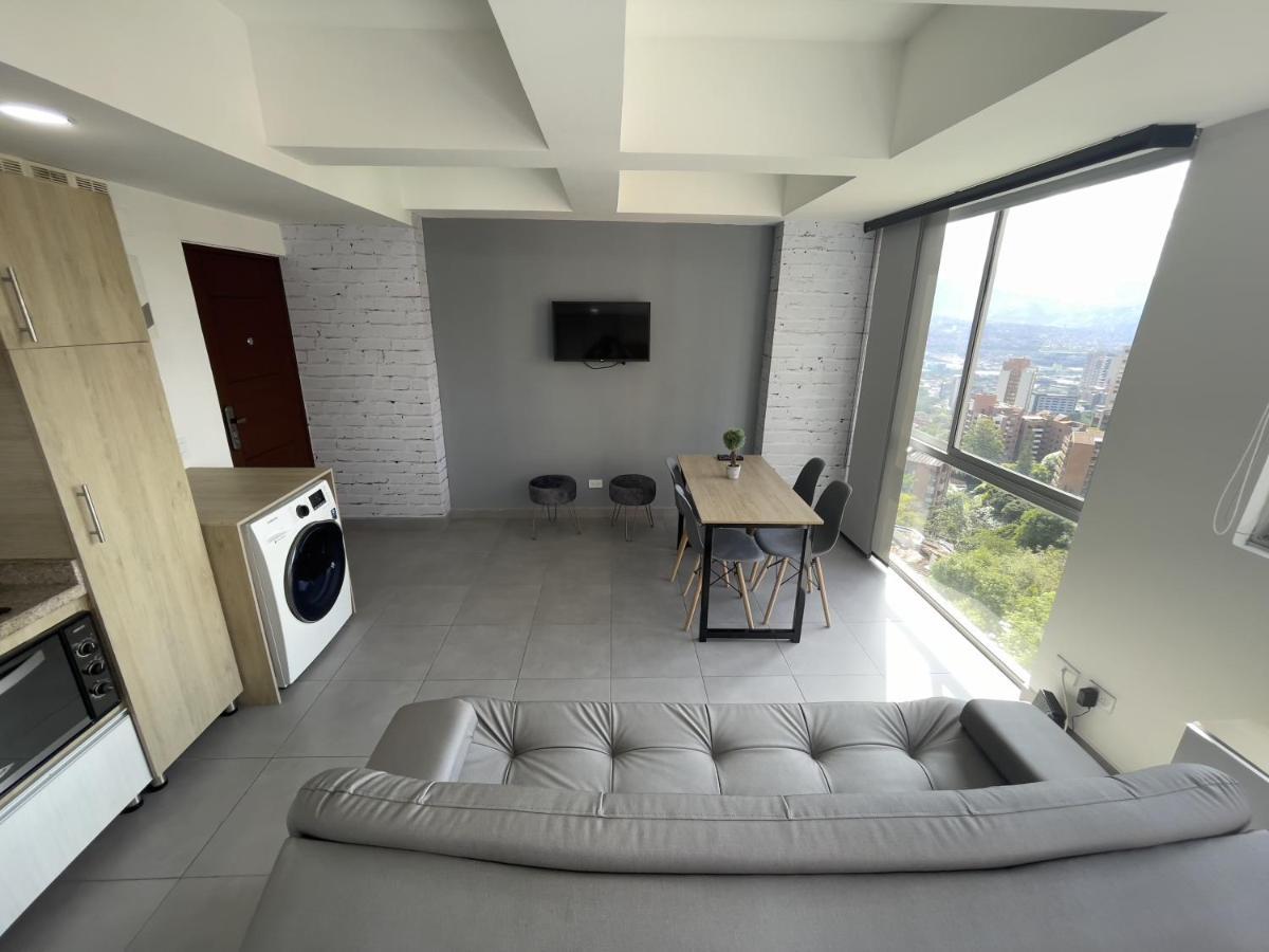 Cozy In The Heart Of El Poblado, Free Parking, 24/7 Security Apartamento