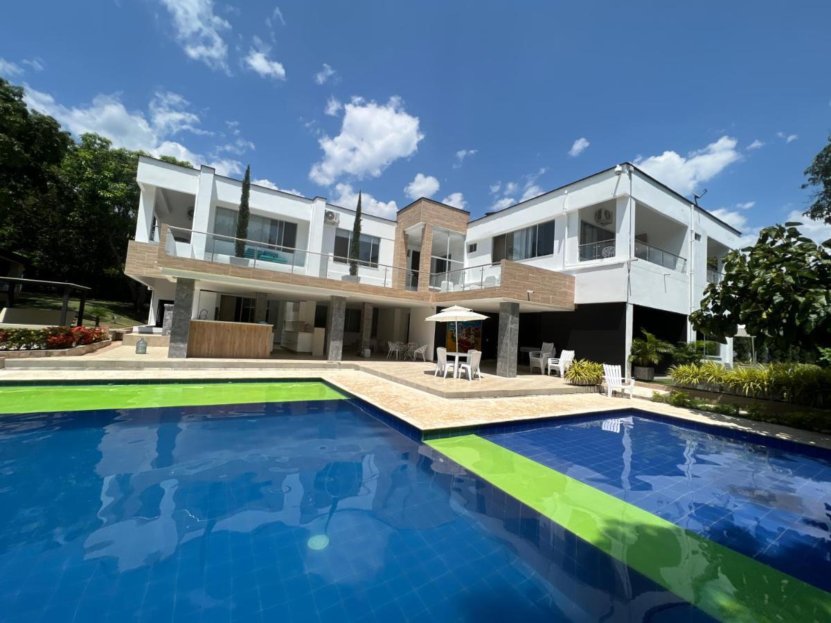 Luxury San Jeronimo Villa *