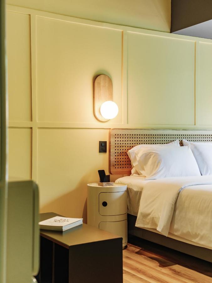 The Somos Flats Provenza 4*