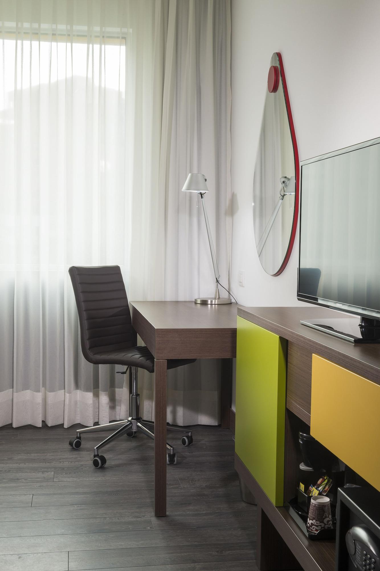 Hotel Hampton By Hilton 4*