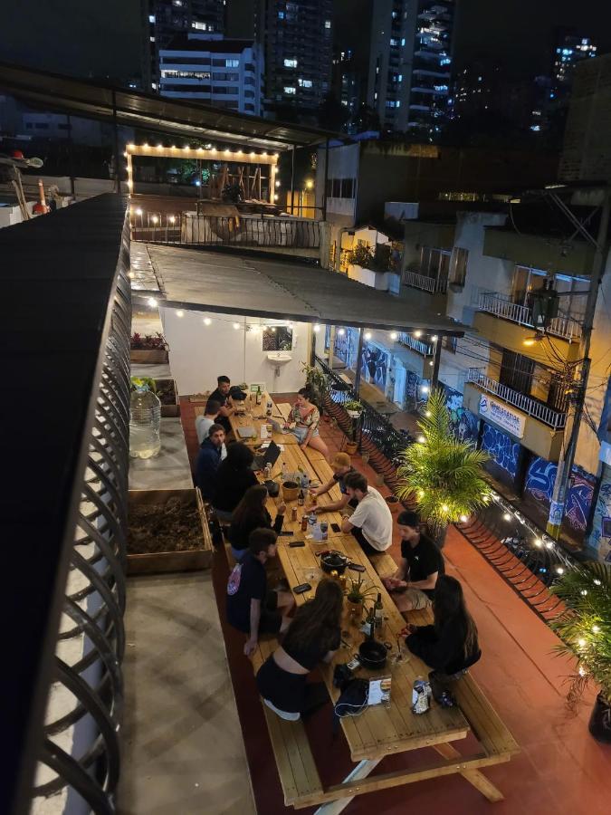 La Familia - Parque Poblado Hostel
