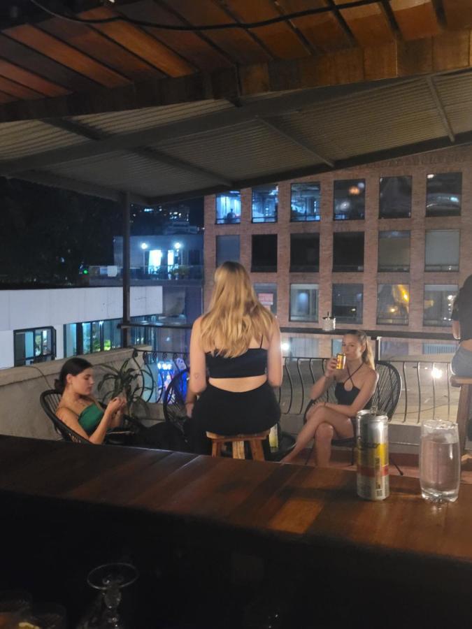 La Familia - Parque Poblado Hostel