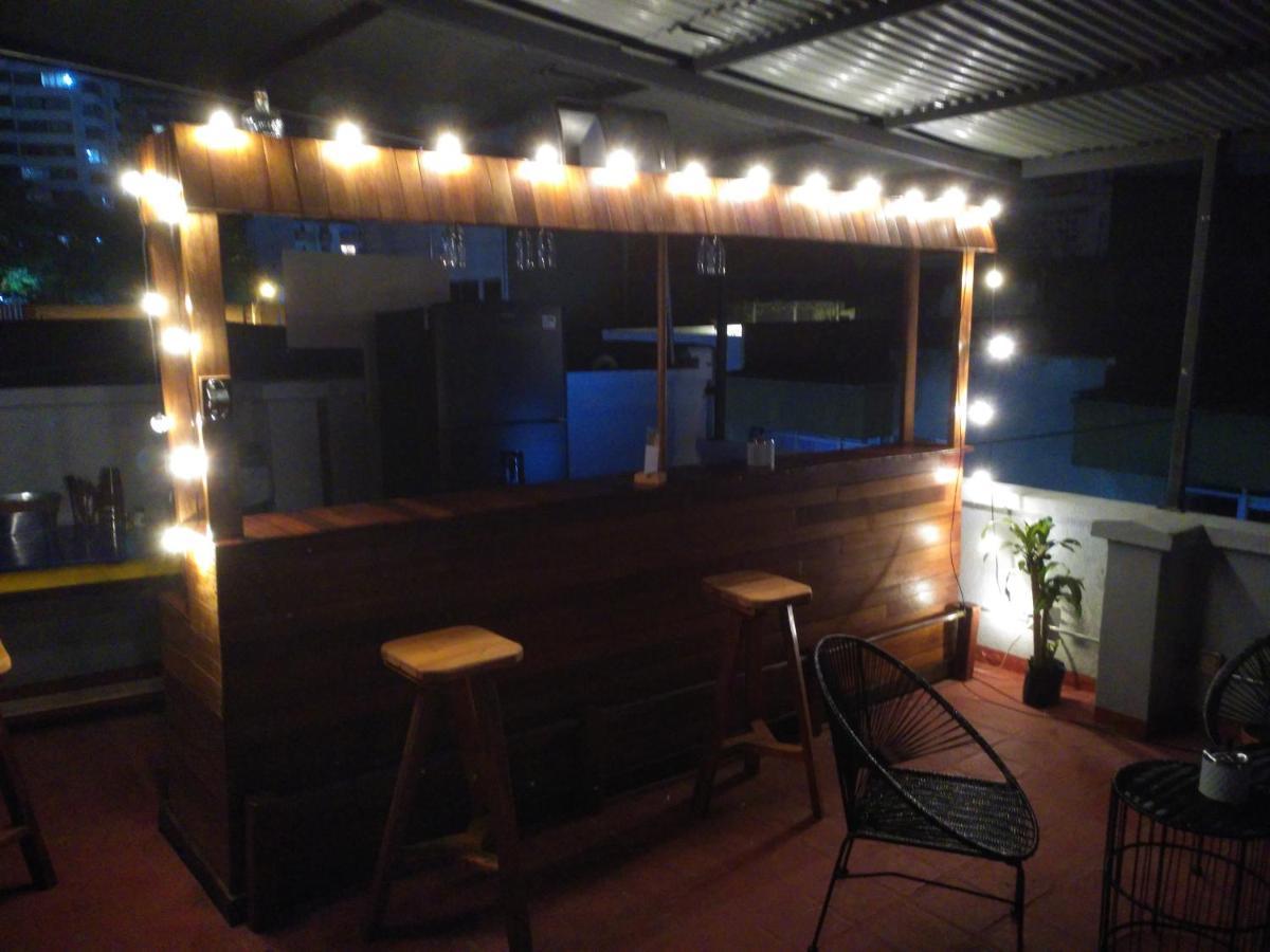 La Familia - Parque Poblado Hostel Medellin