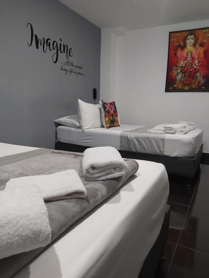 Hotel Aura 3*