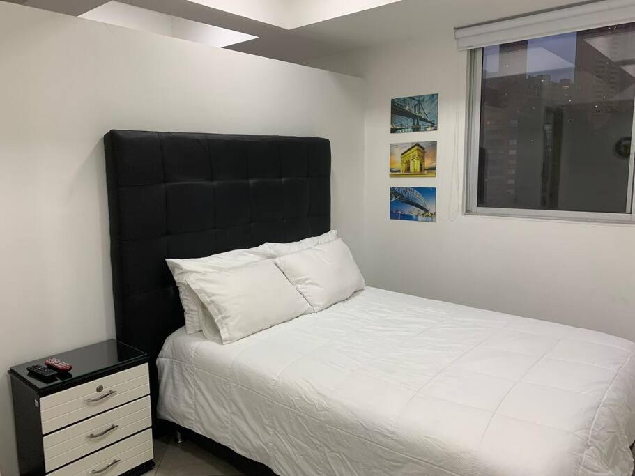 Apartment Apt 2 Bed/ 2bath On 14th Floor By Provenza ! Medellin