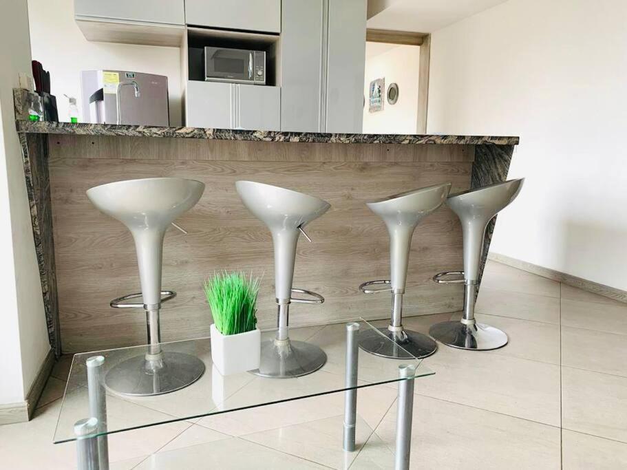 Apt 2 Bed/ 2bath On 14th Floor By Provenza ! * Medellin