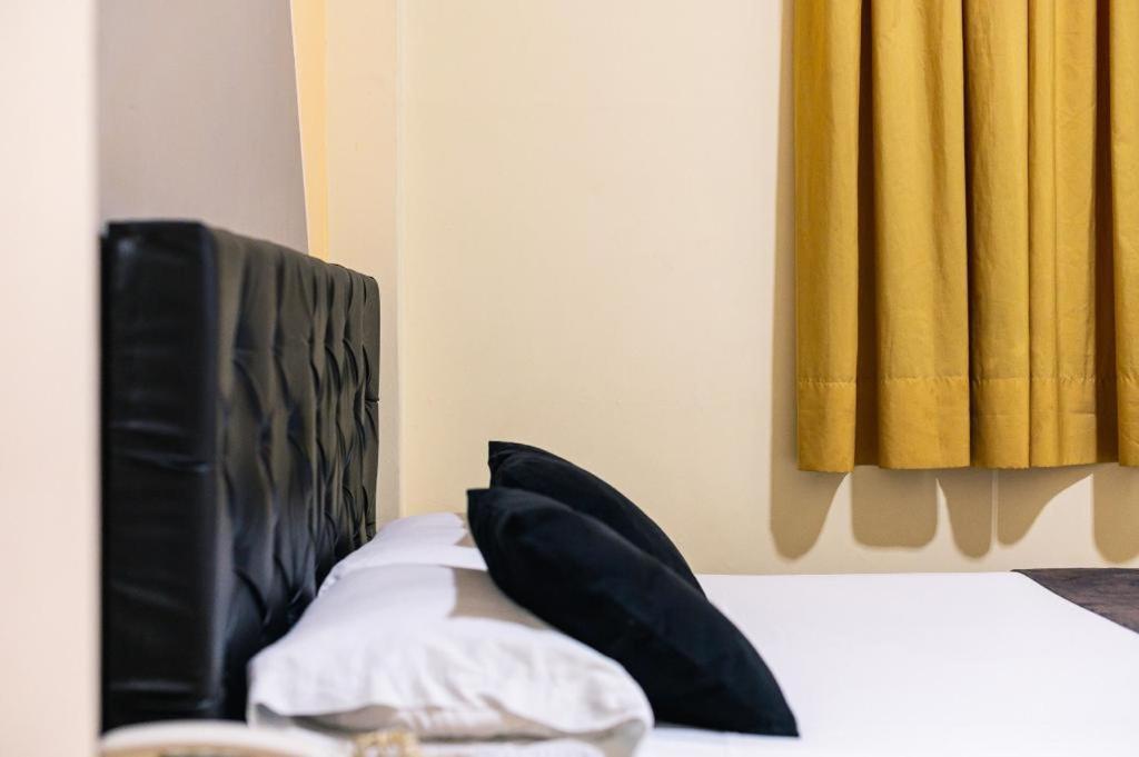 Hotel Calle Real *