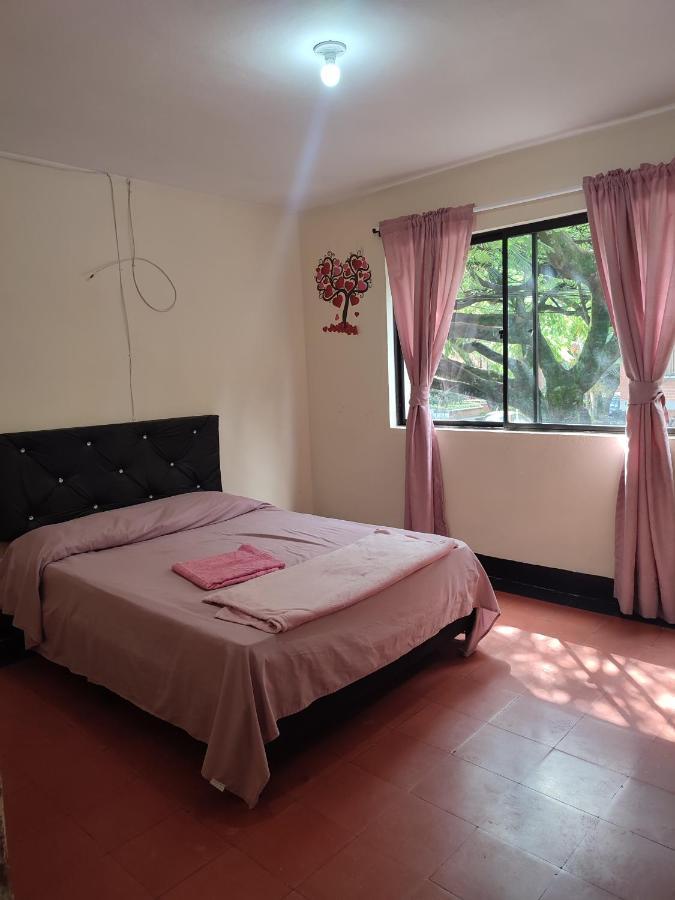 La Casa De La Floresta Dormitorios Habitación en casa particular Medellín