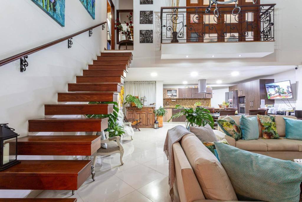 Elegante Pent-house En Cuarto Piso Apartamento Medellín