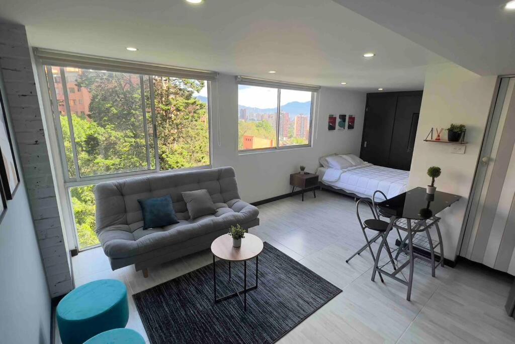 Apartment Seconds From Provenza Lovely 1-bedroom