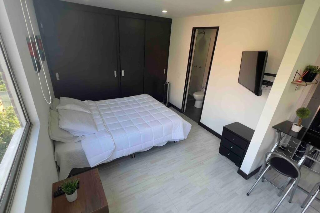 Seconds From Provenza Lovely 1-bedroom *