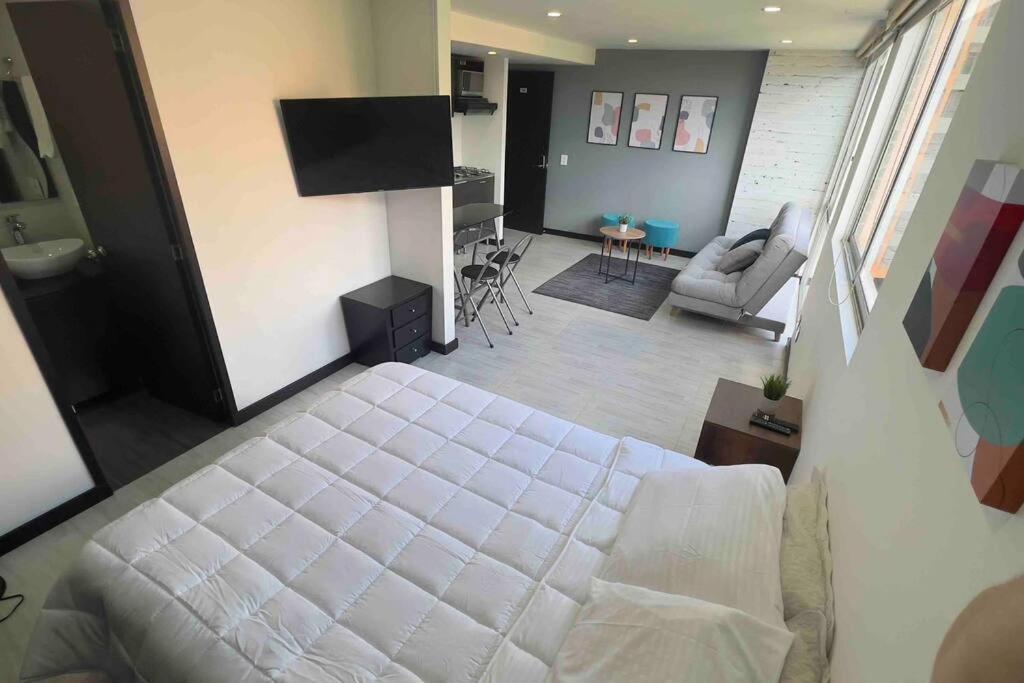 Seconds From Provenza Lovely 1-bedroom * Medellin