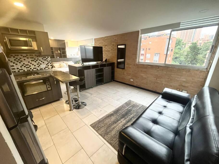 Apartamento Lovely Private Apt In El Poblado W/ Free Parking