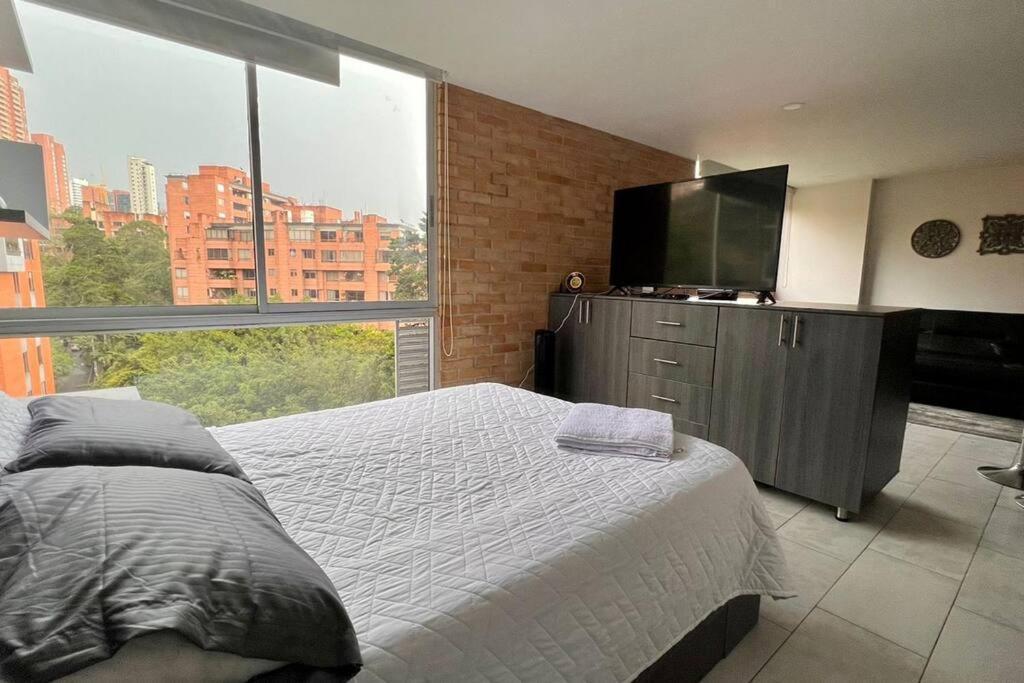 Apartamento Lovely Private Apt In El Poblado W/ Free Parking Medellín