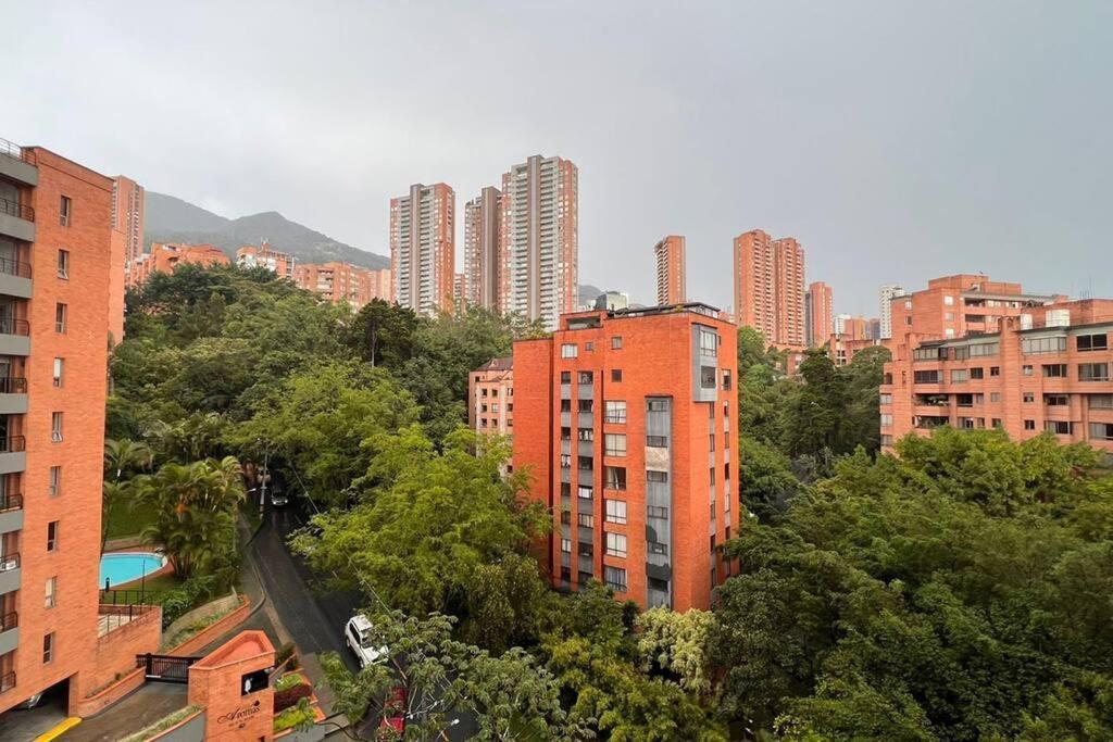 Apartamento Lovely Private Apt In El Poblado W/ Free Parking *
