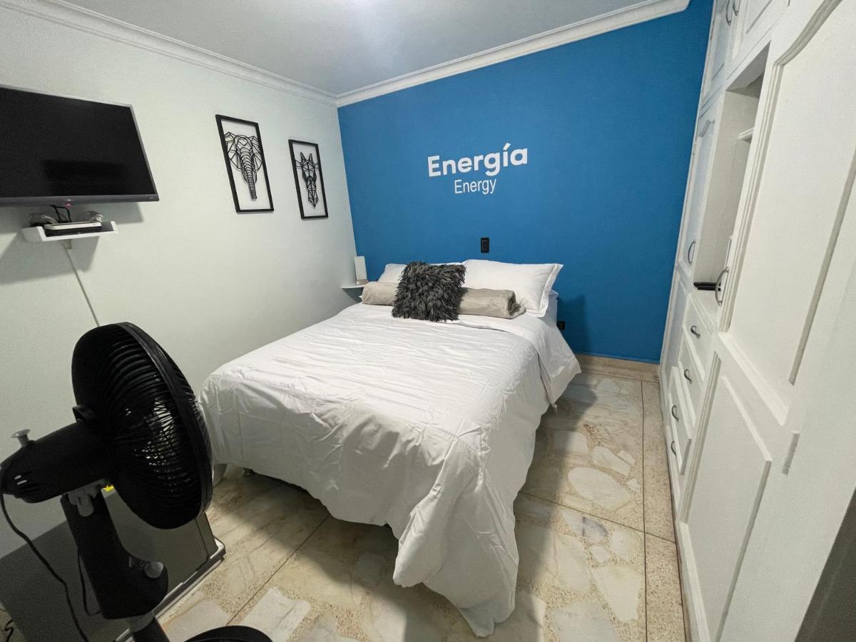 Nuevo Y Moderno Alojamiento Laureles, Habitación Privada Habitación en casa particular