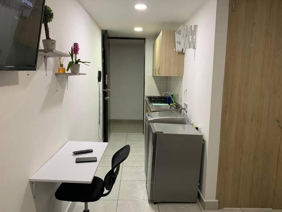 Amoblado, En Apartamento