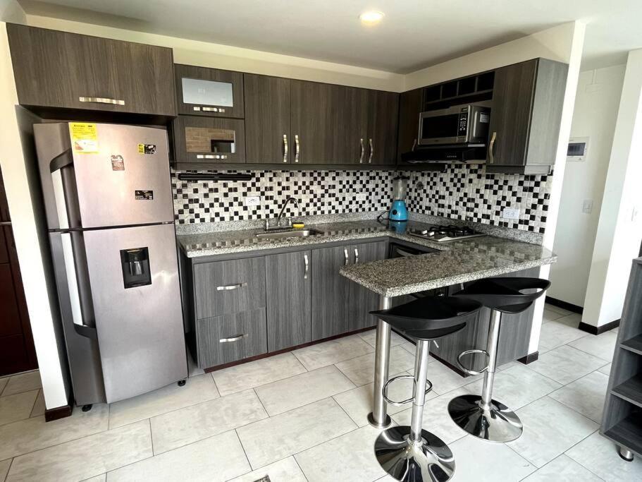 Apartamento Lovely Private Apt In El Poblado W/ Free Parking *