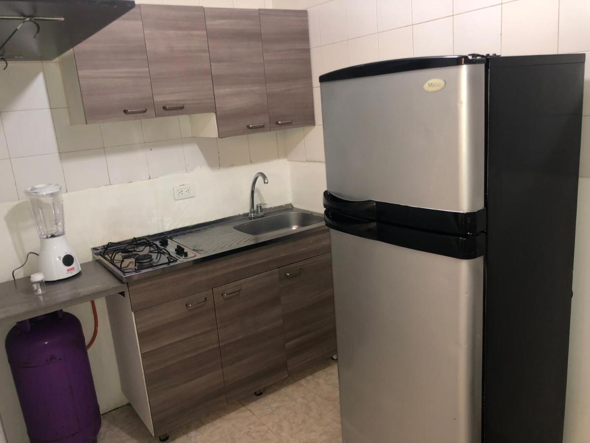 Apartamento Cómodo , Céntrico Y Bien Ubicado 201 * Medellín