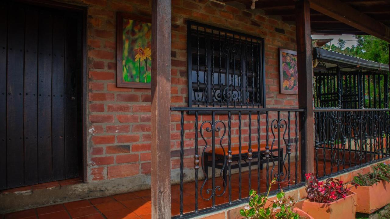 Casa De Arte Monte Sinai Casa rural Medellín
