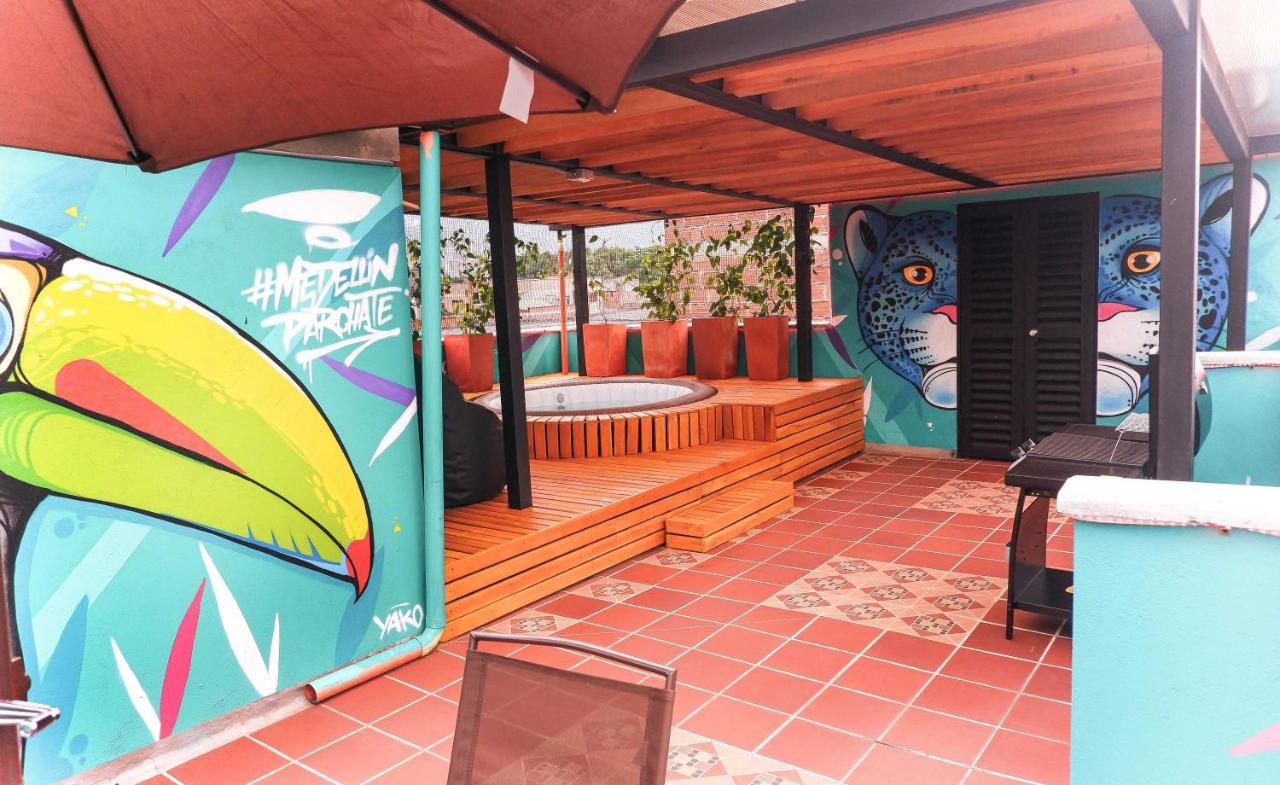 Parque Provenza And Lleras Minutes Away Apartamento