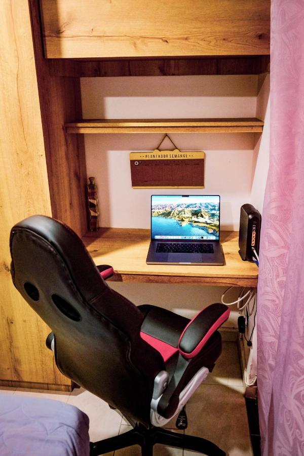 Acogedor Loft Frente Al Tranvia Apartamento