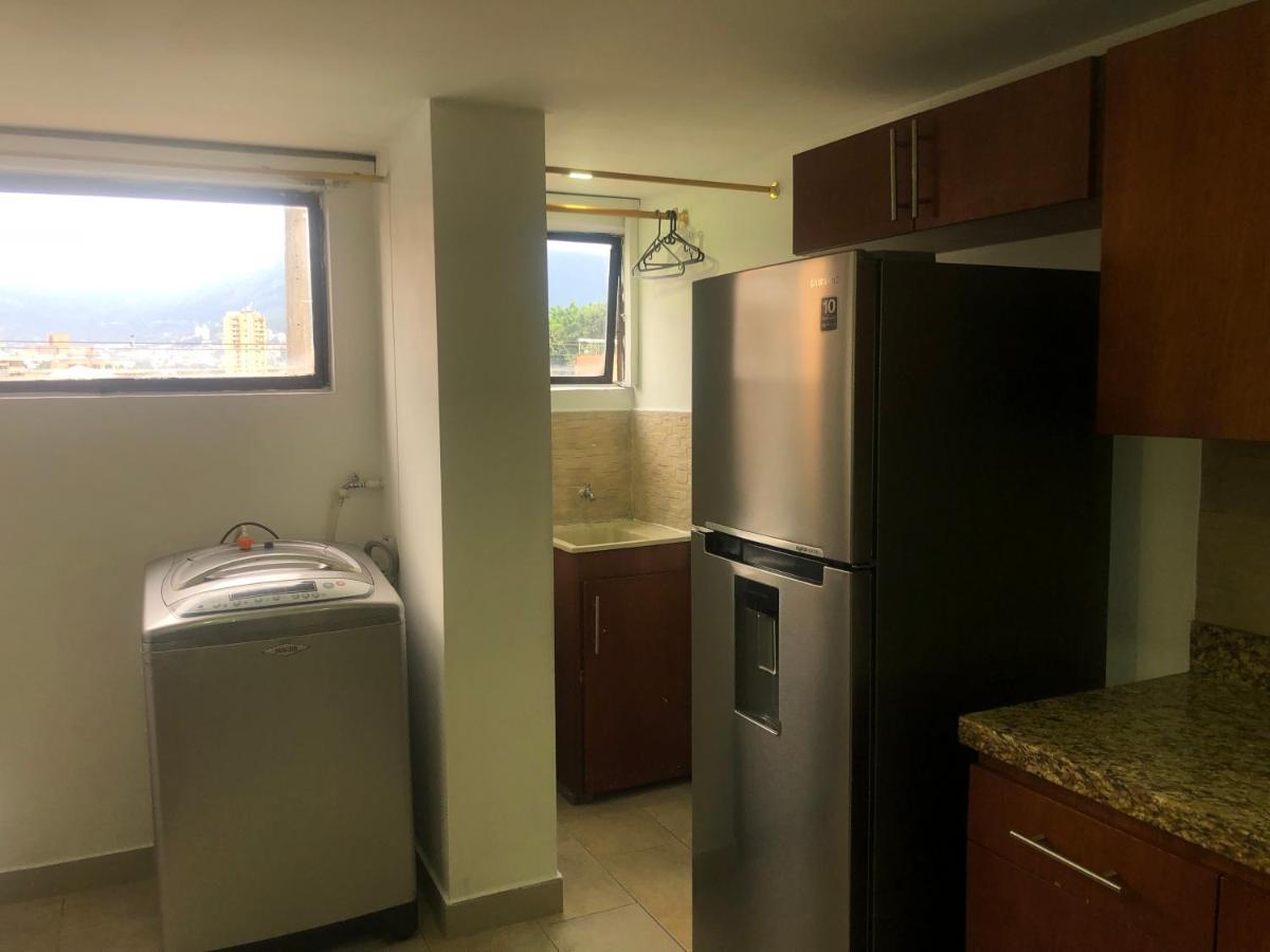 Apartamento Apartamento Comodo En Laureles, Grande , Centrico , Bien Ubicado Apto303