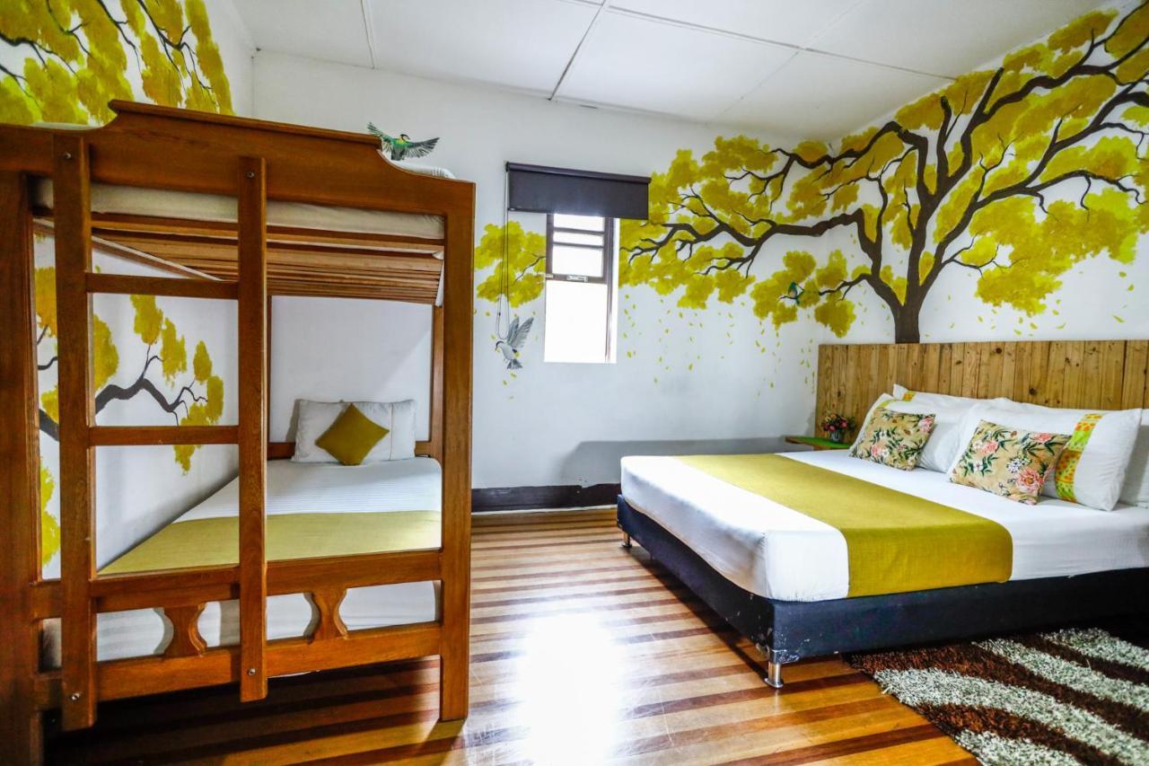 Hotel The Garden Lleras 10