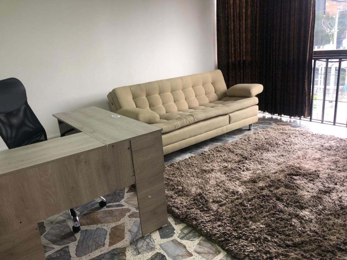 Apartamento Comodo En Laureles, Grande , Centrico , Bien Ubicado Apto303 Apartamento *