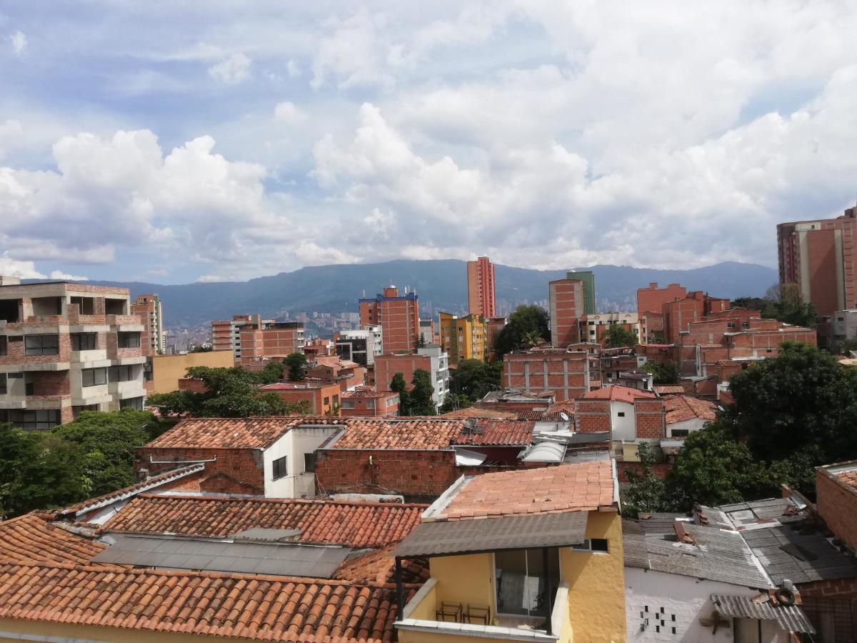 Dahelihost * Medellín