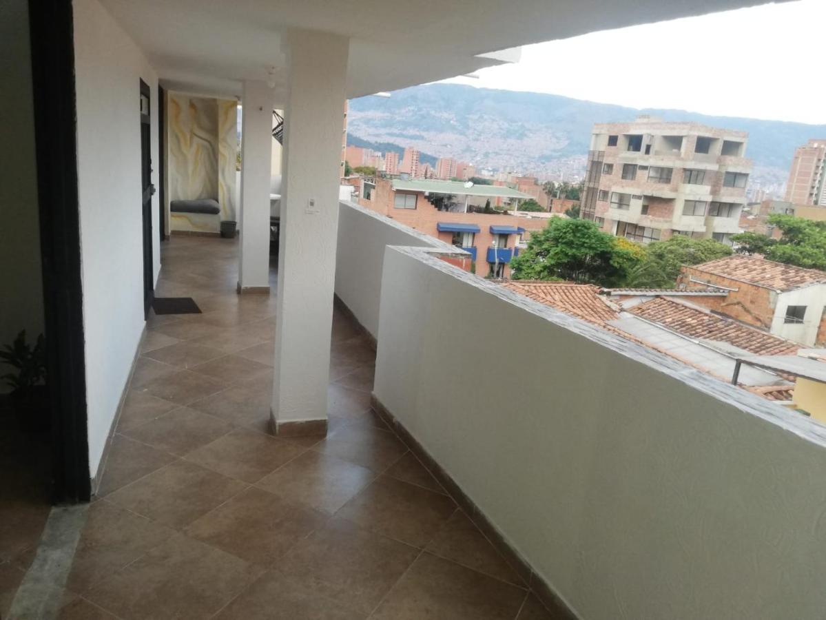 Casa Con Parking, Cerca Al Metro Y Mercados, 5 Piso Solo Escaleras