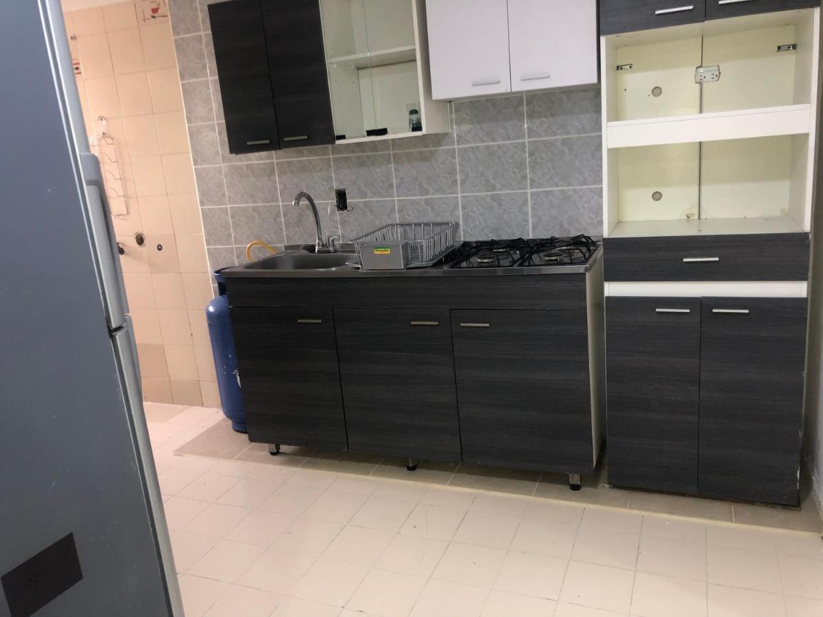 Apartamento Comodo En Laureles, Grande, Centrico ,bien Ubicado Apto203 * Medellín