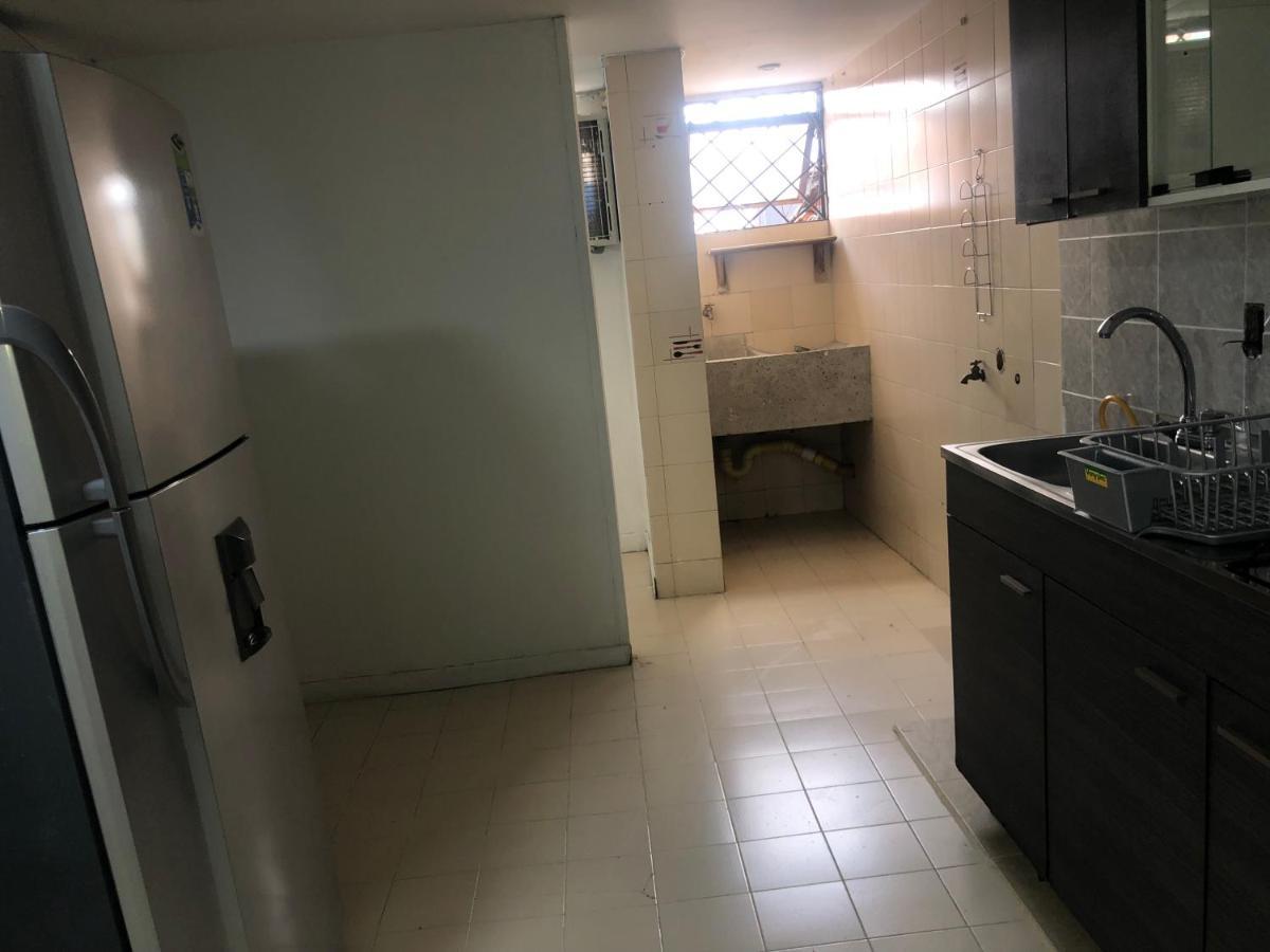 Apartamento Comodo En Laureles, Grande, Centrico ,bien Ubicado Apto203 * Medellín