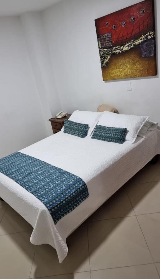 Apartahotel Montes *