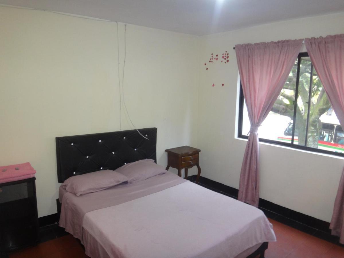 La Casa De La Floresta Dormitorios Habitación en casa particular Medellín