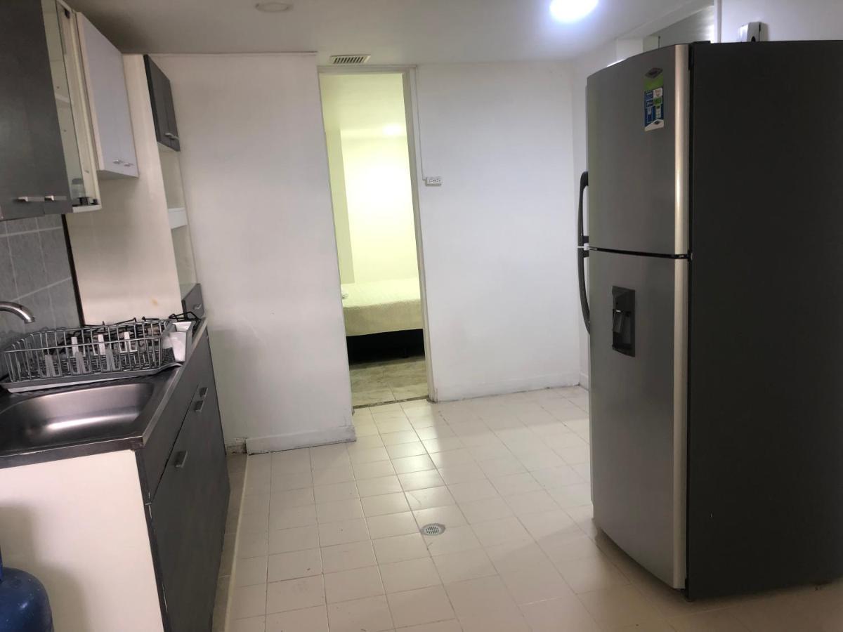 Apartamento Comodo En Laureles, Grande, Centrico ,bien Ubicado Apto203