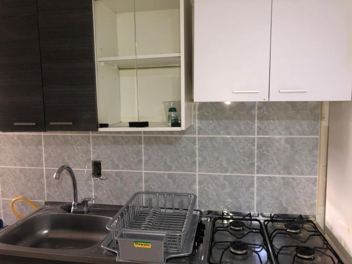 Apartamento Comodo En Laureles, Grande, Centrico ,bien Ubicado Apto203 *