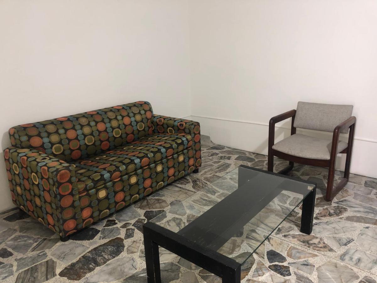 Apartamento Apartamento Comodo En Laureles, Grande, Centrico ,bien Ubicado Apto203 Medellín