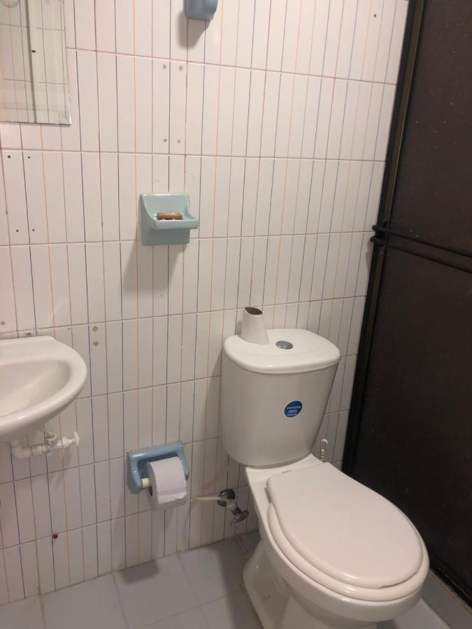 Apartamento Comodo En Laureles, Grande, Centrico ,bien Ubicado Apto203 *