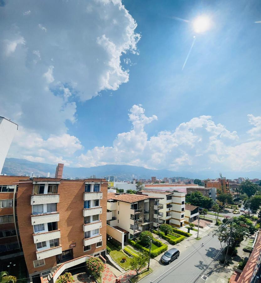 Hotel Pass, Laureles *