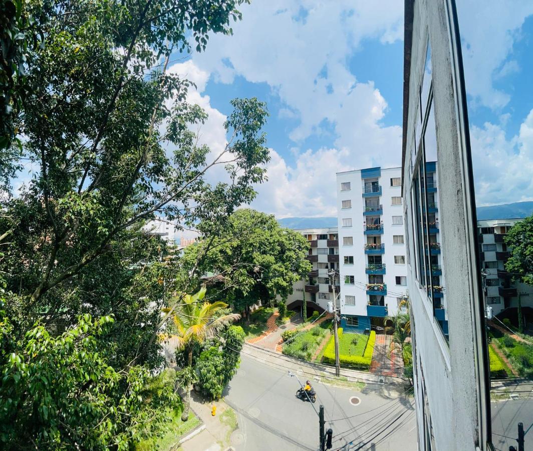 Pass, Laureles Medellín