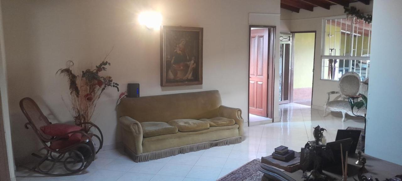 Habitación en casa particular Bed&breakfast En Elegante Apartamento Con Floréale Terraza Unicentro *