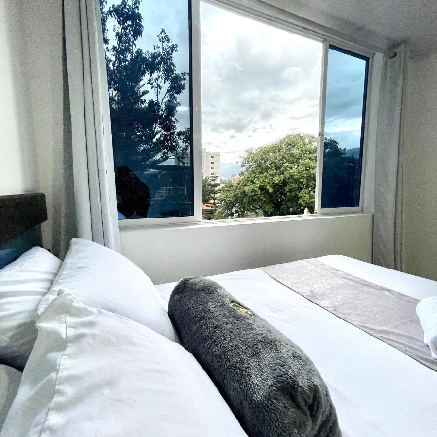 Hotel Pass, Laureles *
