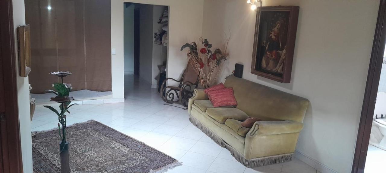 Habitación en casa particular Bed&breakfast En Elegante Apartamento Con Floréale Terraza Unicentro