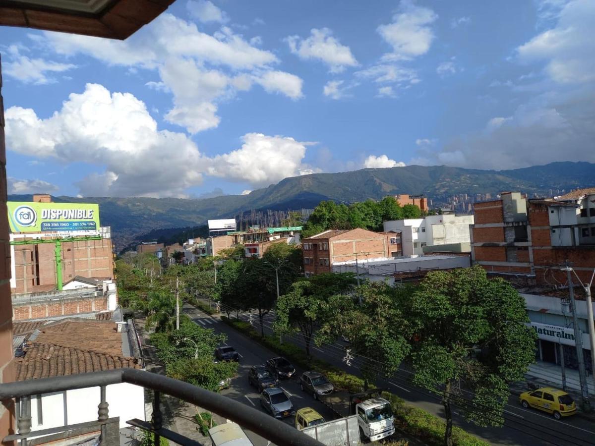 Hermoso * Medellín