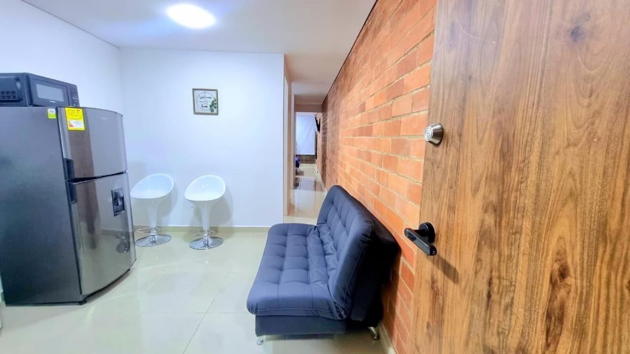 Extraordinarios En Medellin, Viajeros Y Familias *