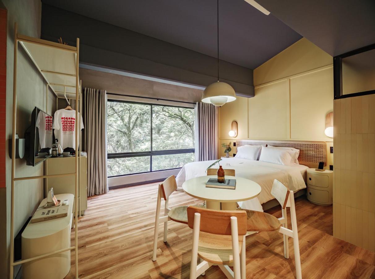 The Somos Flats Provenza 4*