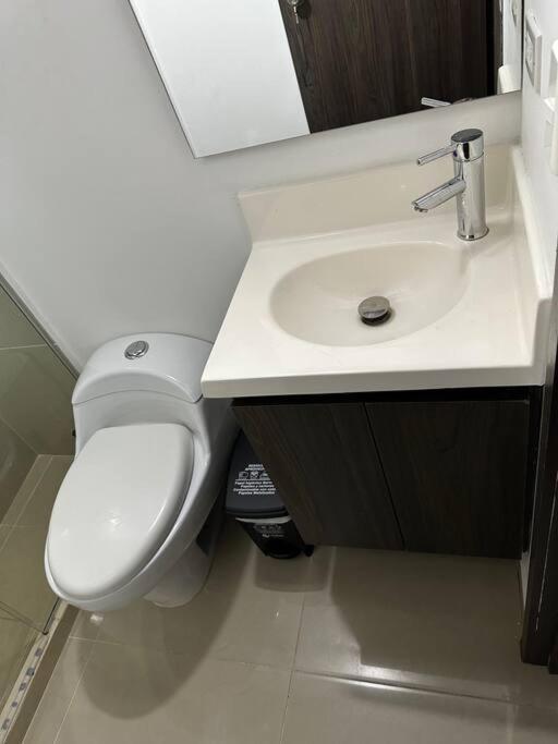 Magnifico, Moderno Y Centrico Apartaestudio 203 Medellín