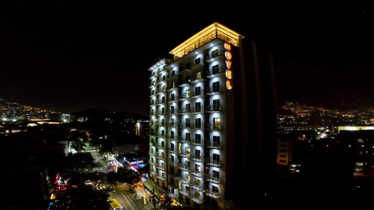 Dorado La 70 4* Medellín